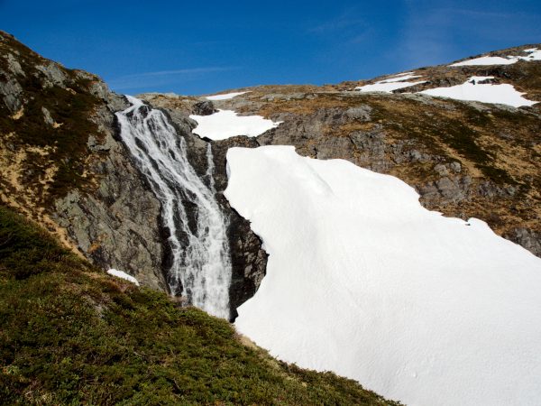 Waterfall and snow on Gullfjellet